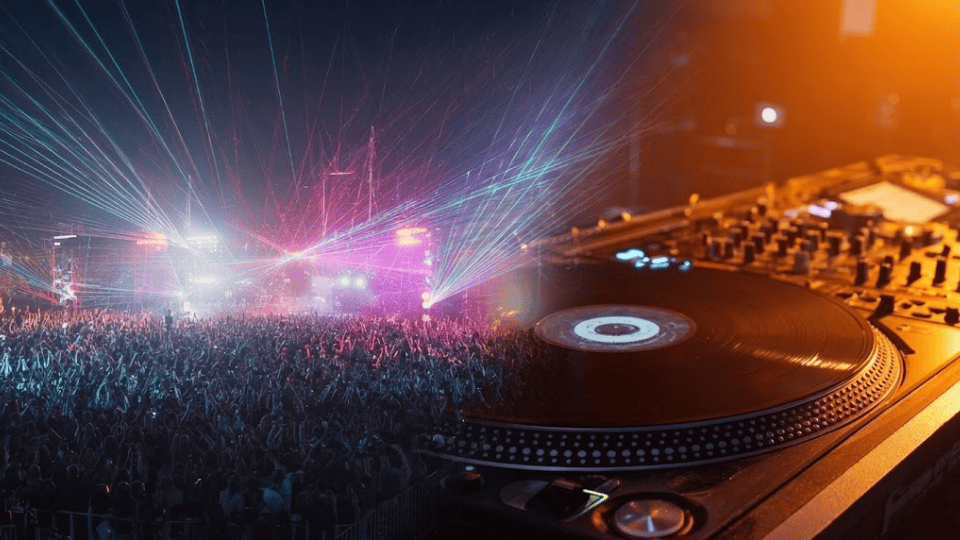 featured image House vs EDM